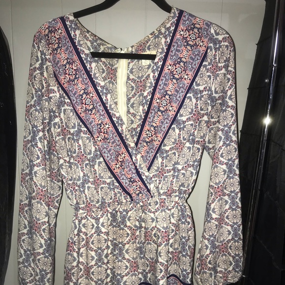 Francesca’s long-sleeved patterned romper - Picture 1 of 3